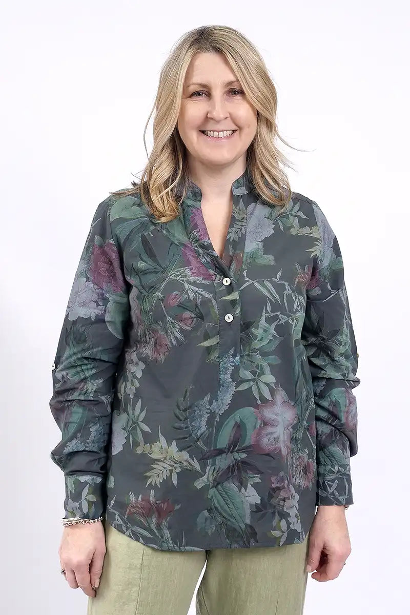 BlueBerry Italia Women's Shirt Floral Voile in Anthracite Stylish Printed Short Shirt BlueBerry Italia Women's Shirt Floral Voile in Anthracite Stylish Printed Short Shirt